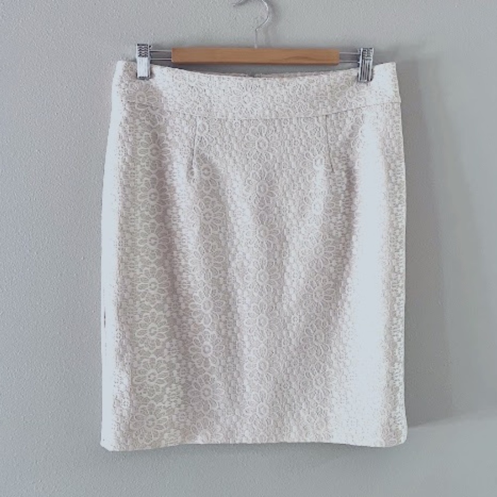 Banana Republic Cream Lace Pencil Skirt